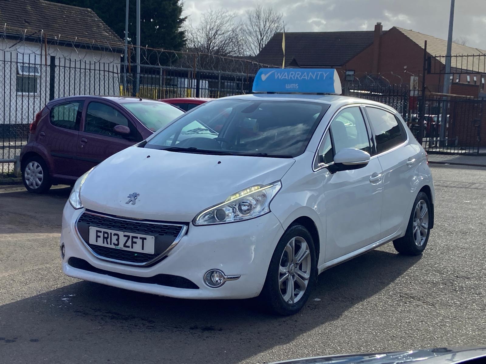 PEUGEOT 208 2013
