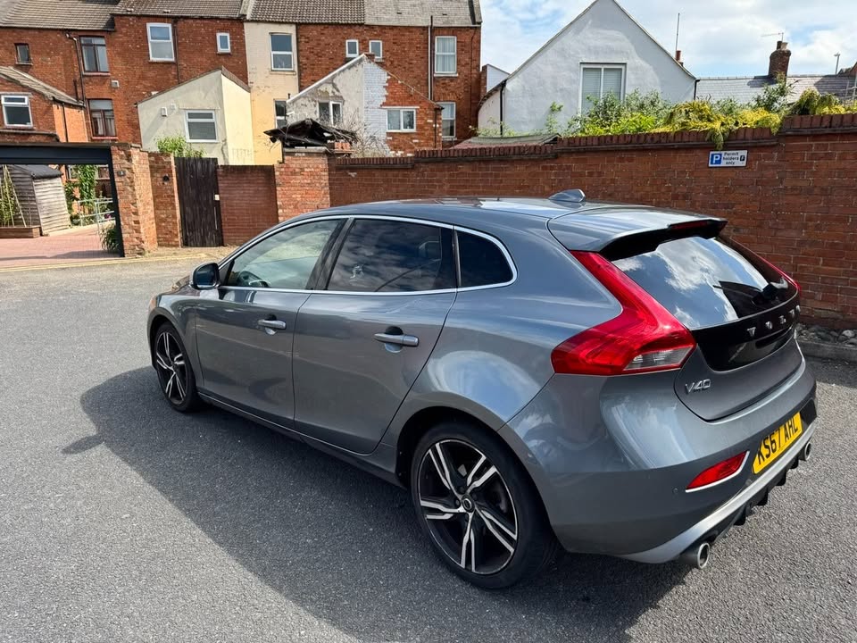Volvo V40 2017