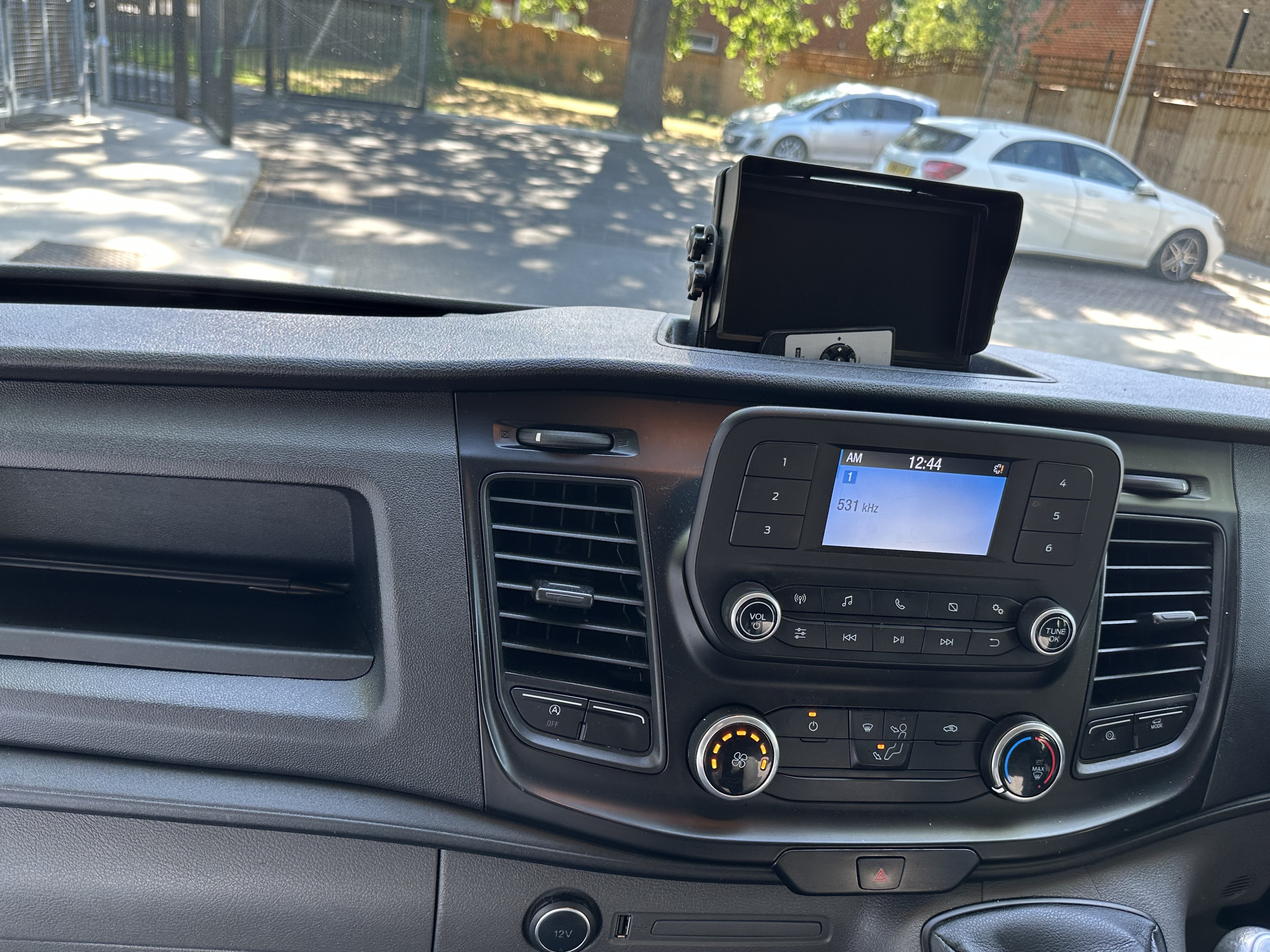 Ford Tourneo Custom 2020 — image 14