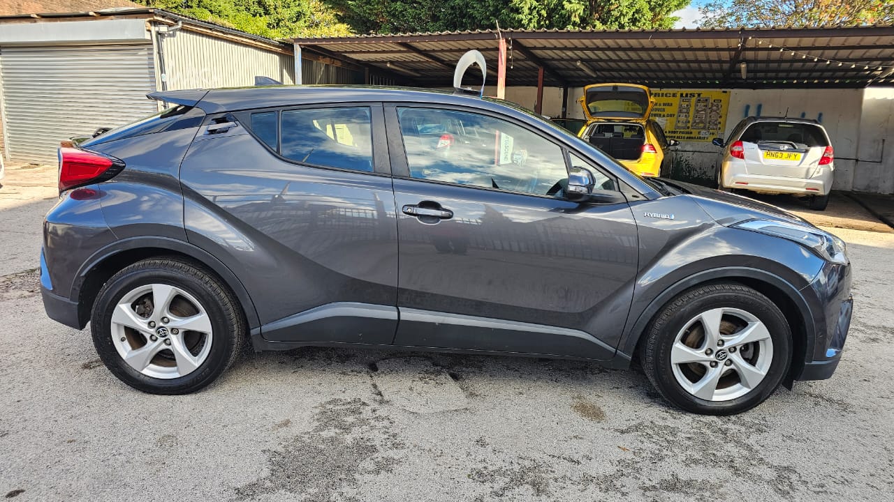Toyota C-HR 2018 — image 3
