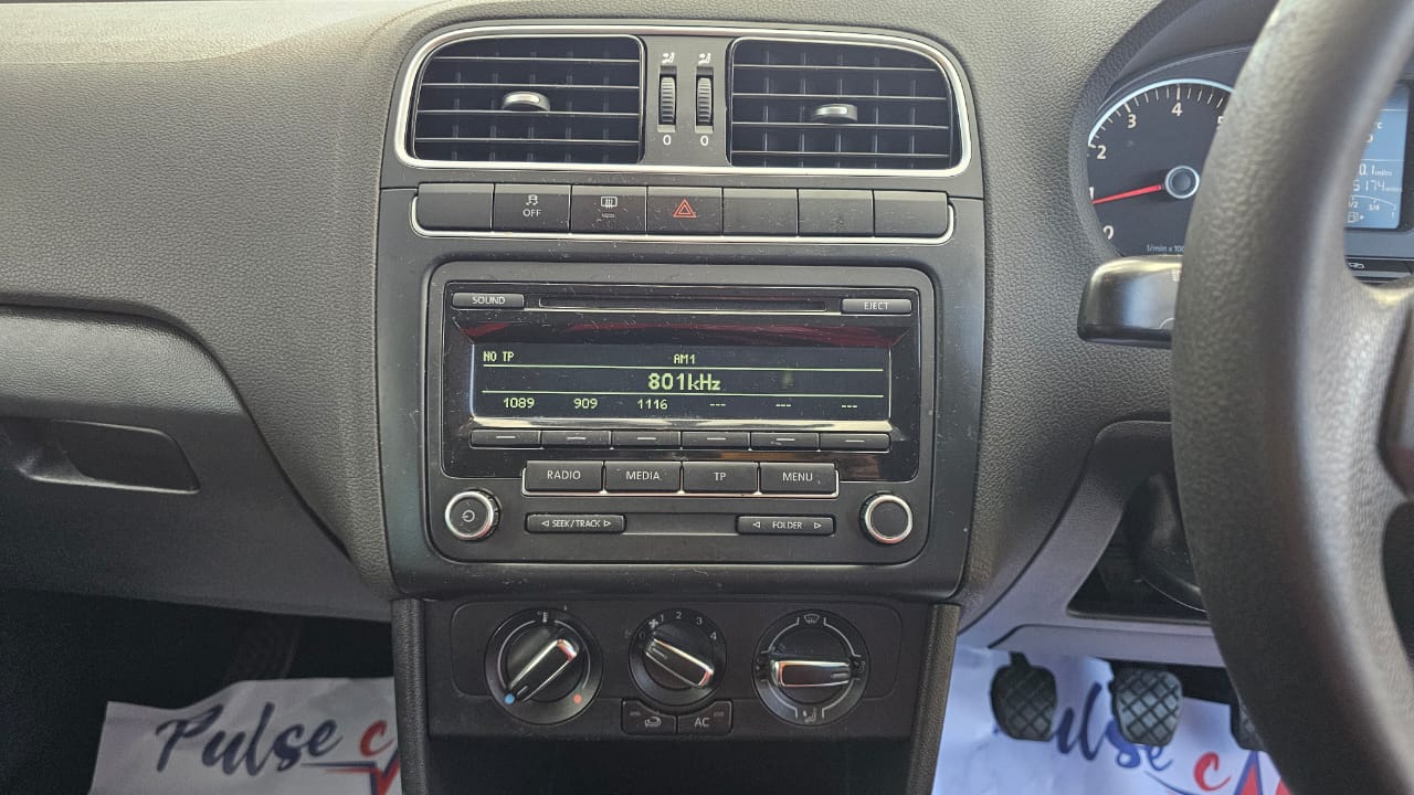 Volkswagen POLO 2012 — image 12