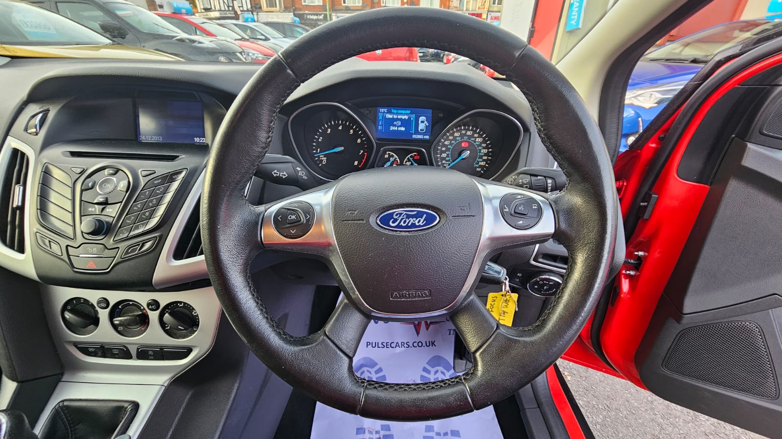 Ford FOCUS 2014 — image 22