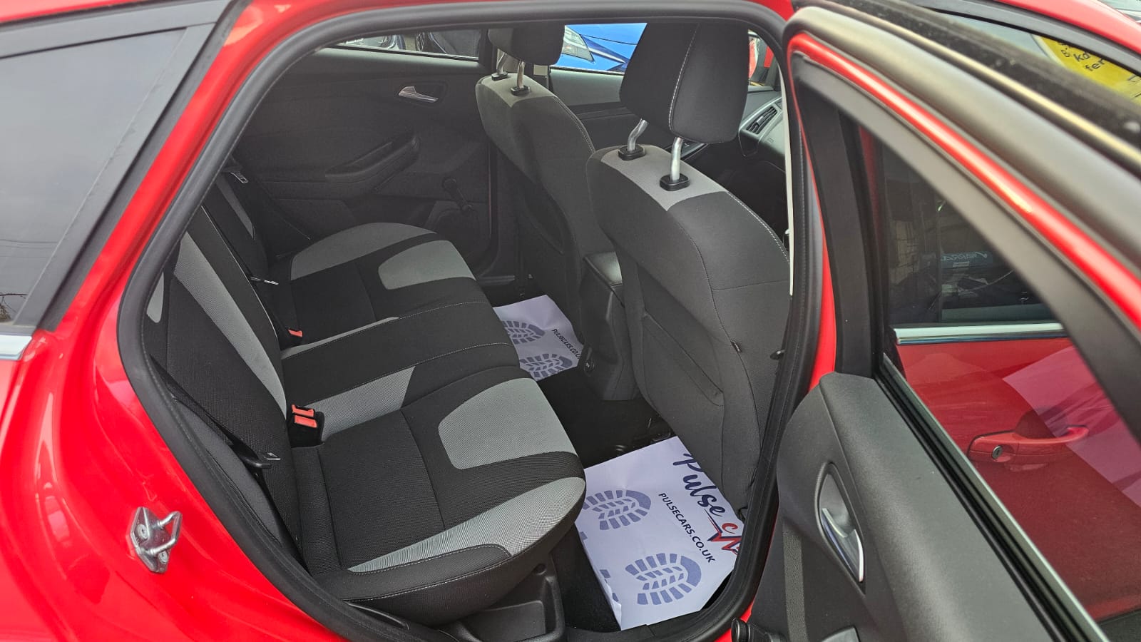 Ford FOCUS 2014 — image 32